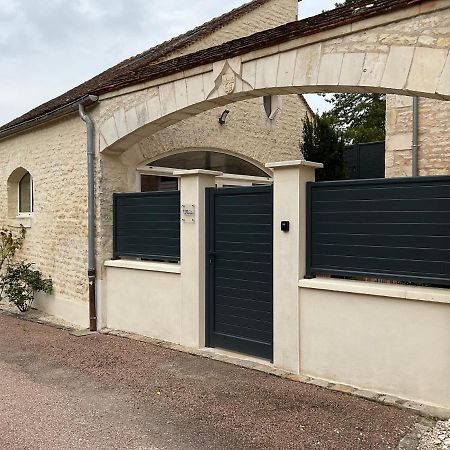 Logis Du Faubourg Petite Maison De Charme, Tranquille, Calme Et Lumineuse Val-de-Mercy エクステリア 写真