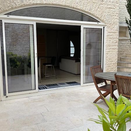 Logis Du Faubourg Petite Maison De Charme, Tranquille, Calme Et Lumineuse Val-de-Mercy エクステリア 写真