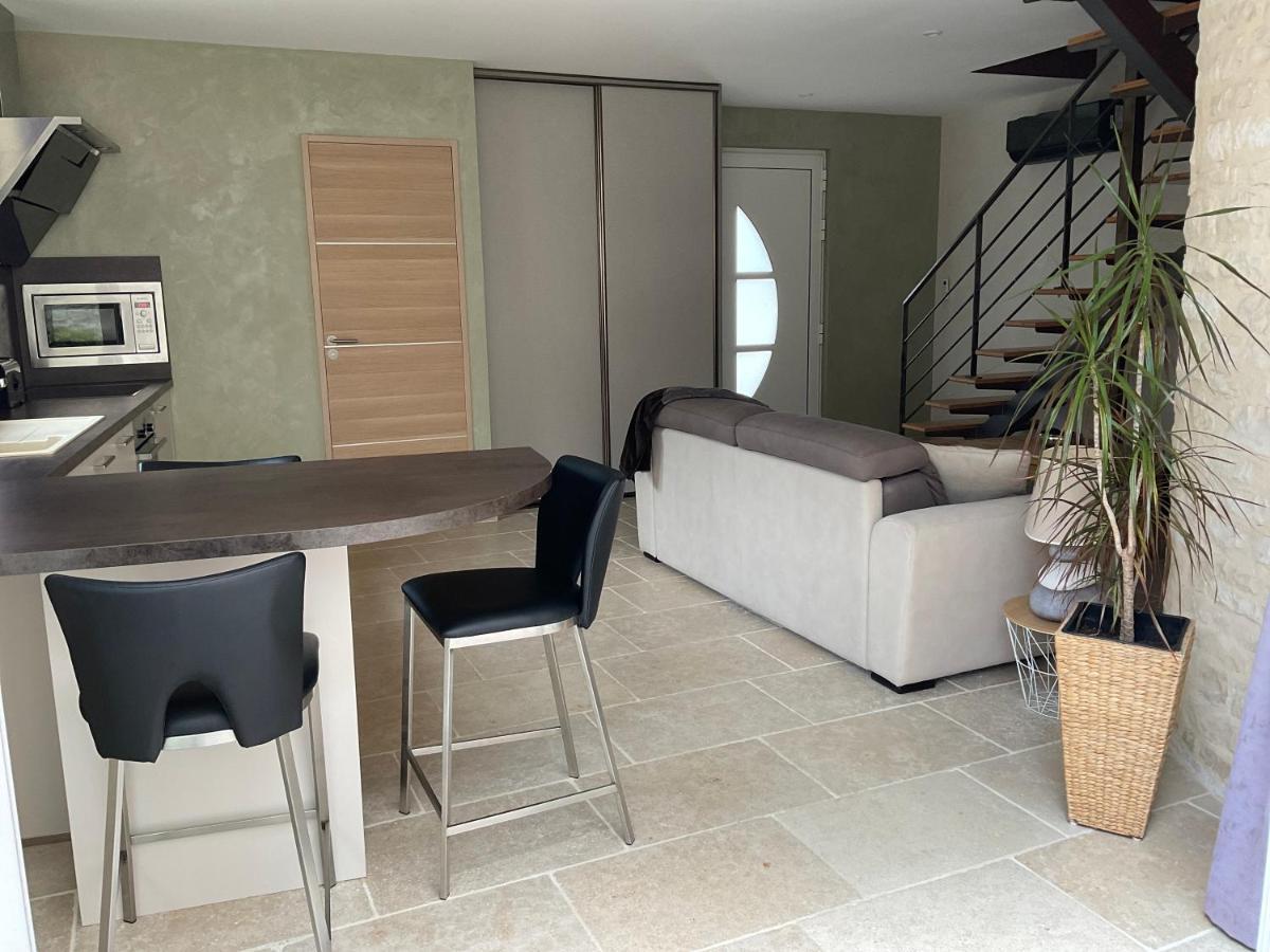 Logis Du Faubourg Petite Maison De Charme, Tranquille, Calme Et Lumineuse Val-de-Mercy エクステリア 写真